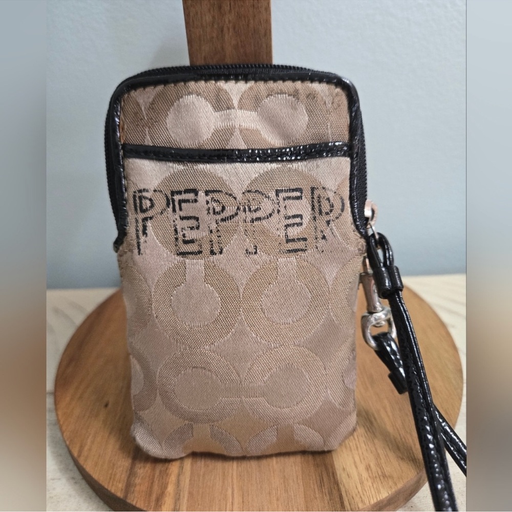 Coach Poppy Chan “Pepper” Wristlet - Signature Appliqué Character Wristlet RARE - Picture 2 of 12